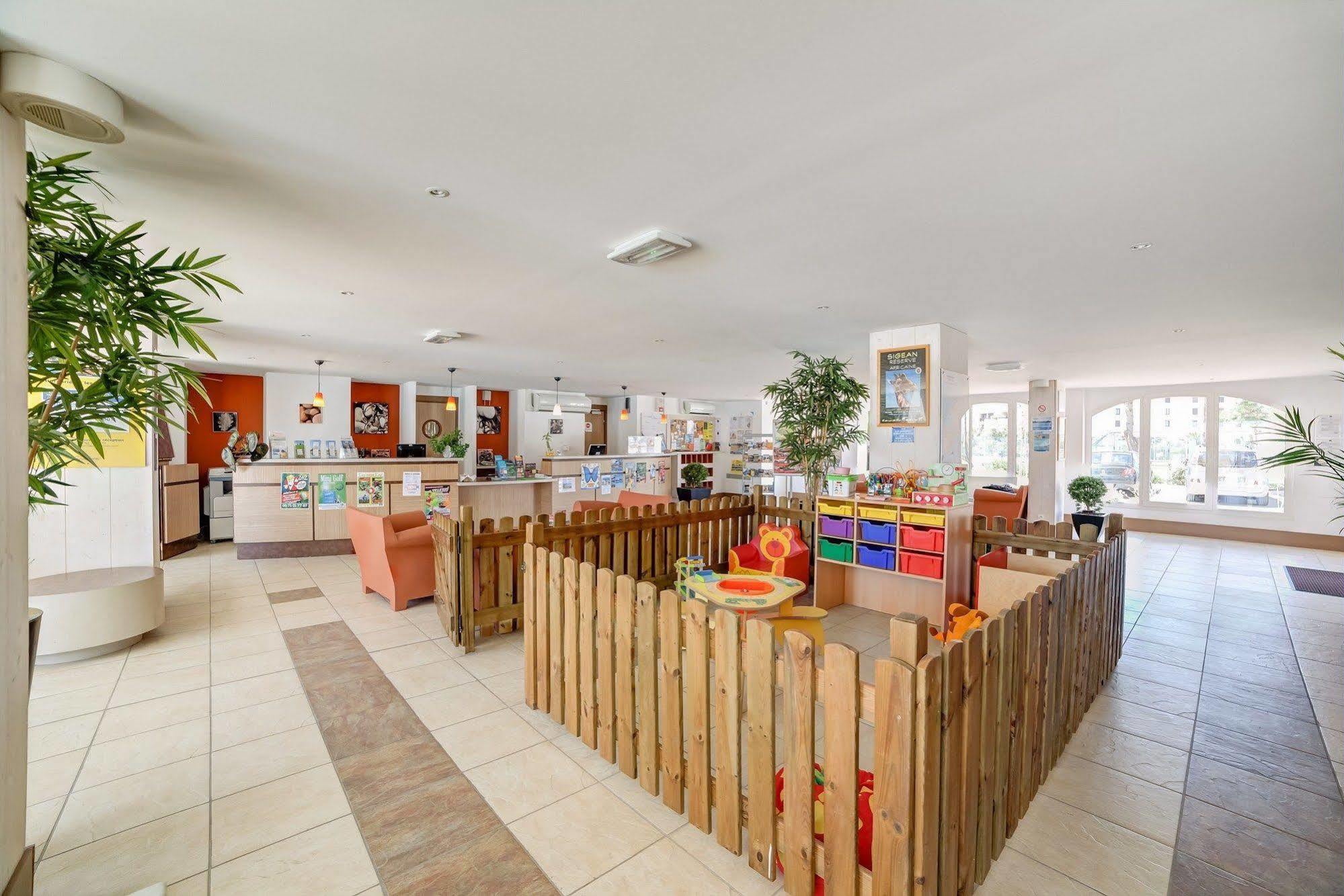 Lagrange Vacances Catalana Le Barcarès エクステリア 写真